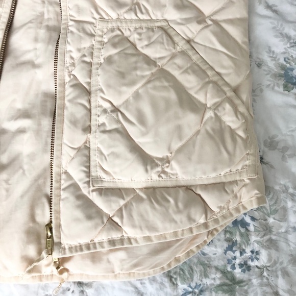 J Crew Factory Cream Puffer Vest with Gold Zipper - Picture 5 of 11